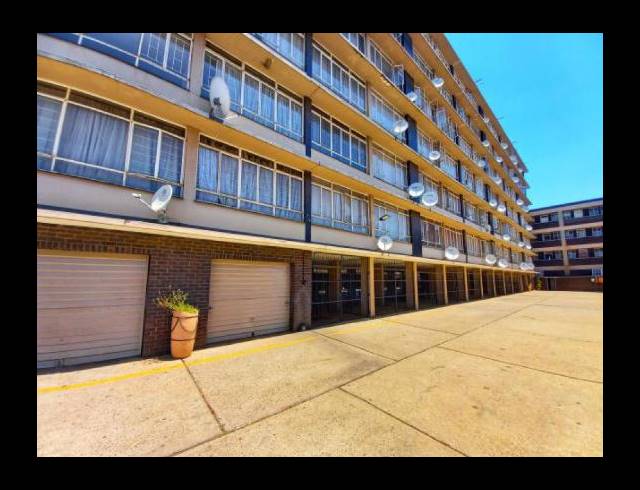 2 BEDROOM APARTMENT FOR SALE IN ELOFFSDAL